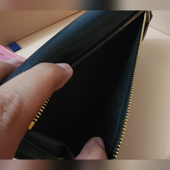 PRADA wallet bundle - Picture 6 of 6